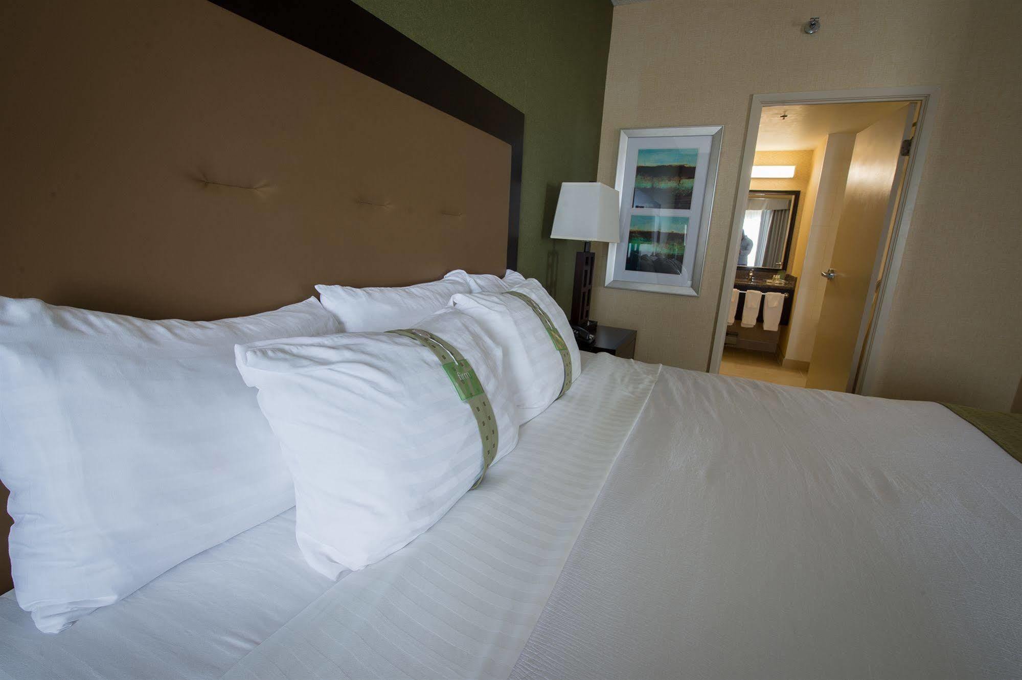Holiday Inn Sydney - Waterfront By Ihg Bagian luar foto
